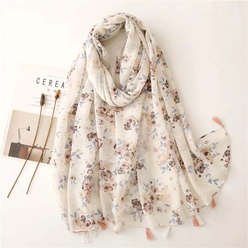 

2021 Scarf Women Luxury Shawls Wraps Long Tassel Female Foulard Pashmina Bandana Retro Sweet Florals Prints Foulard Luxe Shawl