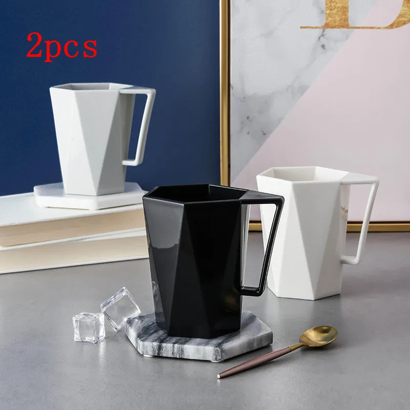 

2pcs Geometric Plastic Cup With Handle Children's Non-slip Household Geometric Toothbrush Cup Bathroom Toothpaste Holder