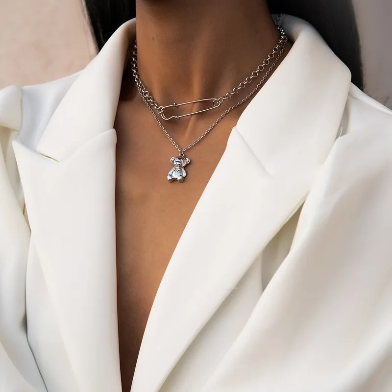 

Модное ожерелье в виде медведя, Трендовое ожерелье в стиле ретро, красивая нишевая Подвеска для питомца, характерная цепочка, колье с буквой...