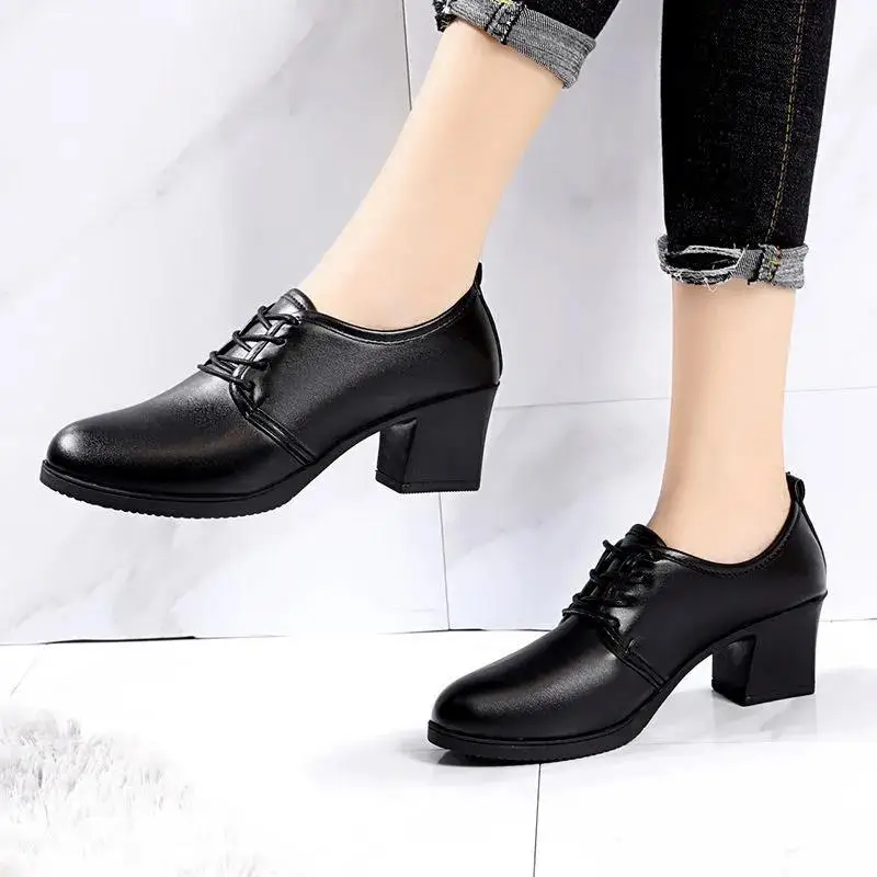 

Женские черные офисные Ботинки из искусственной кожи, на шнуровке, с квадратным каблуком