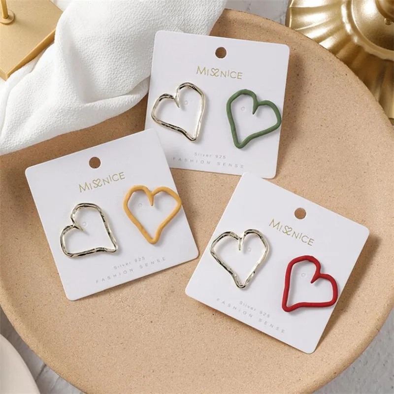 Шикарный стиль полые золотые серьги-гвоздики в форме сердца для женщин модные