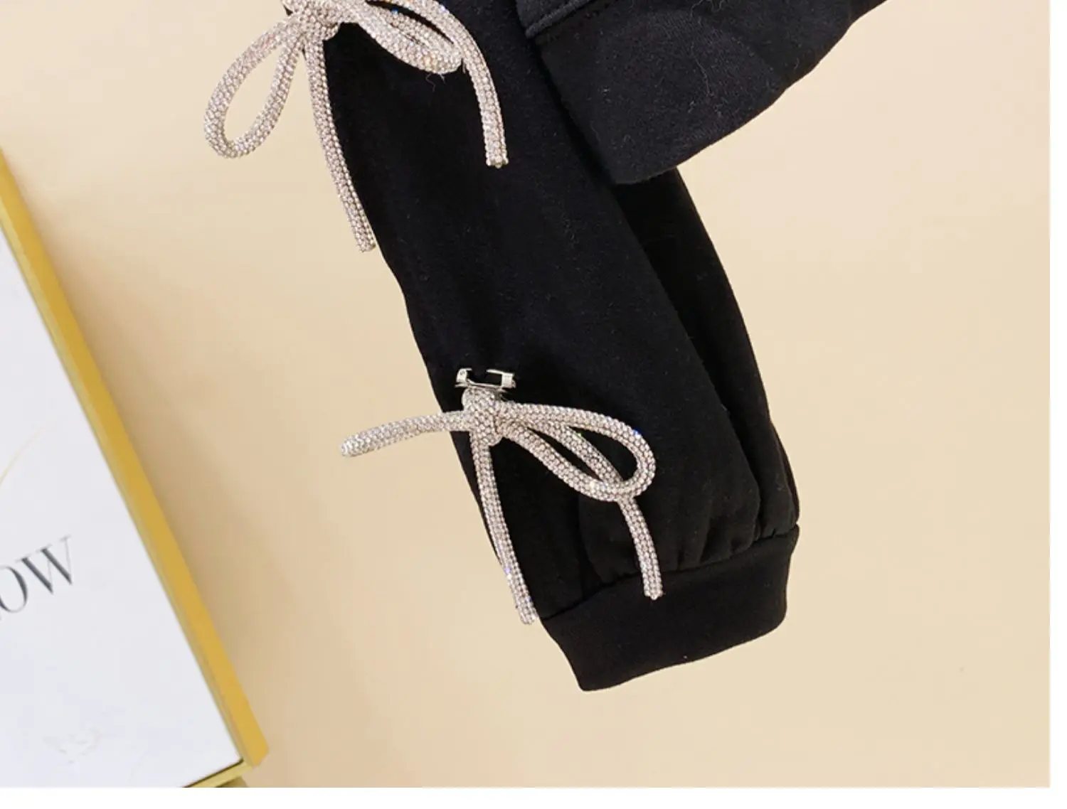 

Bow Bandage Diamond-Embedded Hoodies for Women 2021 Autumn New Black Sweatshirt Korean Style Crew Neck Loose Sh ort Pullover Top