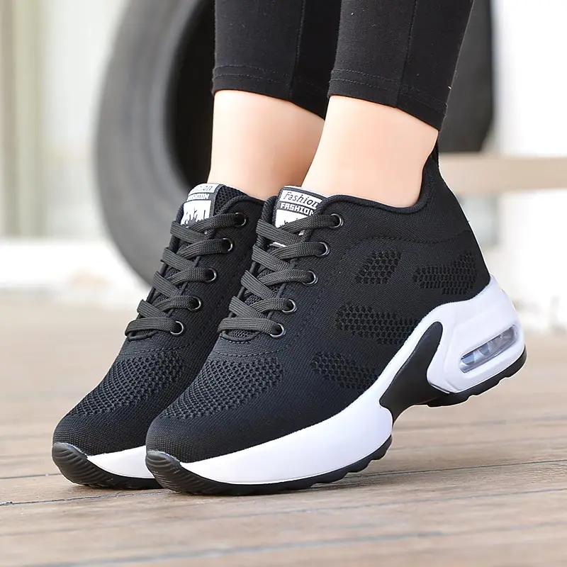 Женские кроссовки на платформе Цвет черный красный белый женские танкетке