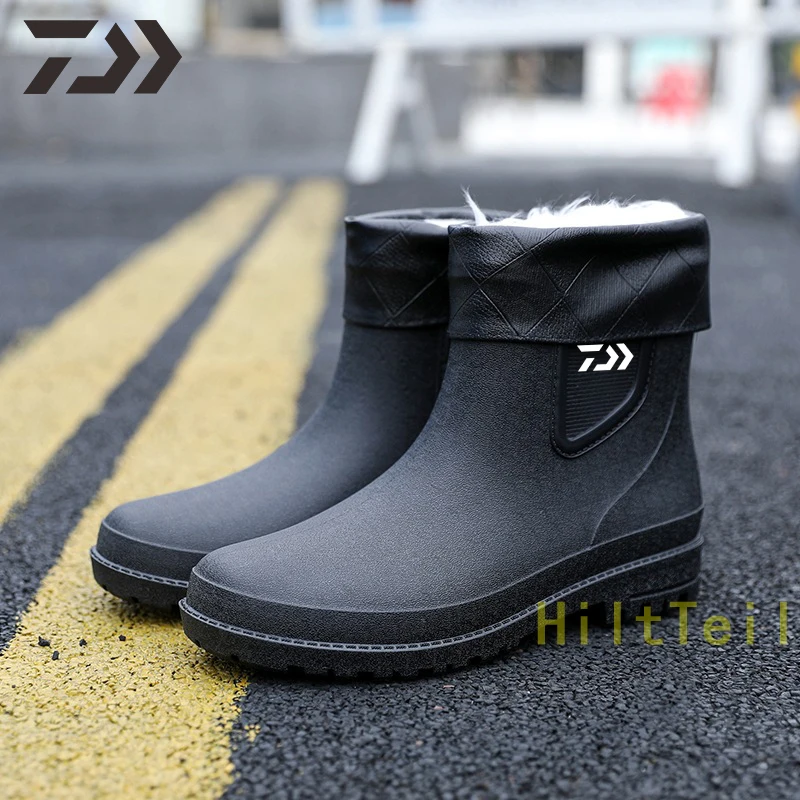 

2021 Daiwa Fishing Wading Shoes Male Waterproof Fishing Water Shoes Men Outdoor Wear-Resistant Non-Slip Rain Boots Fishing Shoes