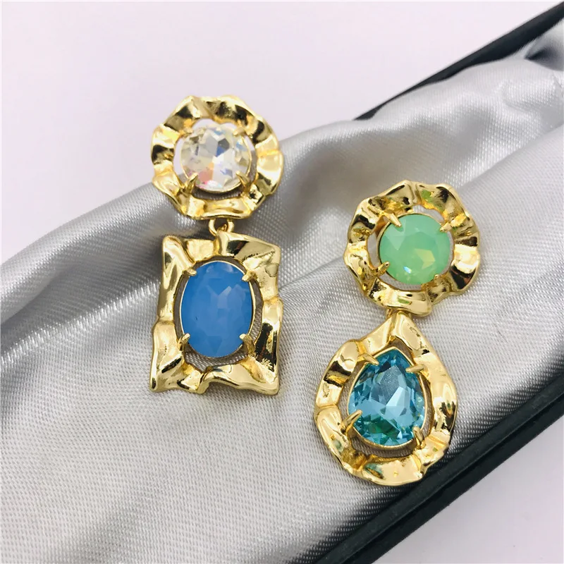 

New style irregular golden curved individual earrings