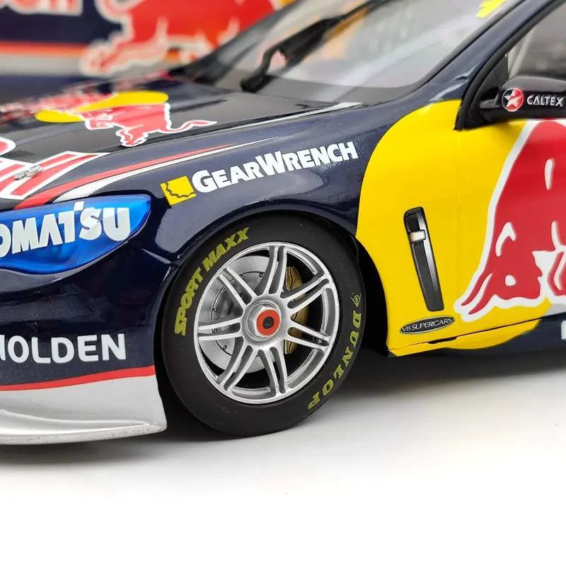 Классические 1:18 для Jamie Whincup's 2013 Австралия Holden VF Commodore #1 18532 модели литья под