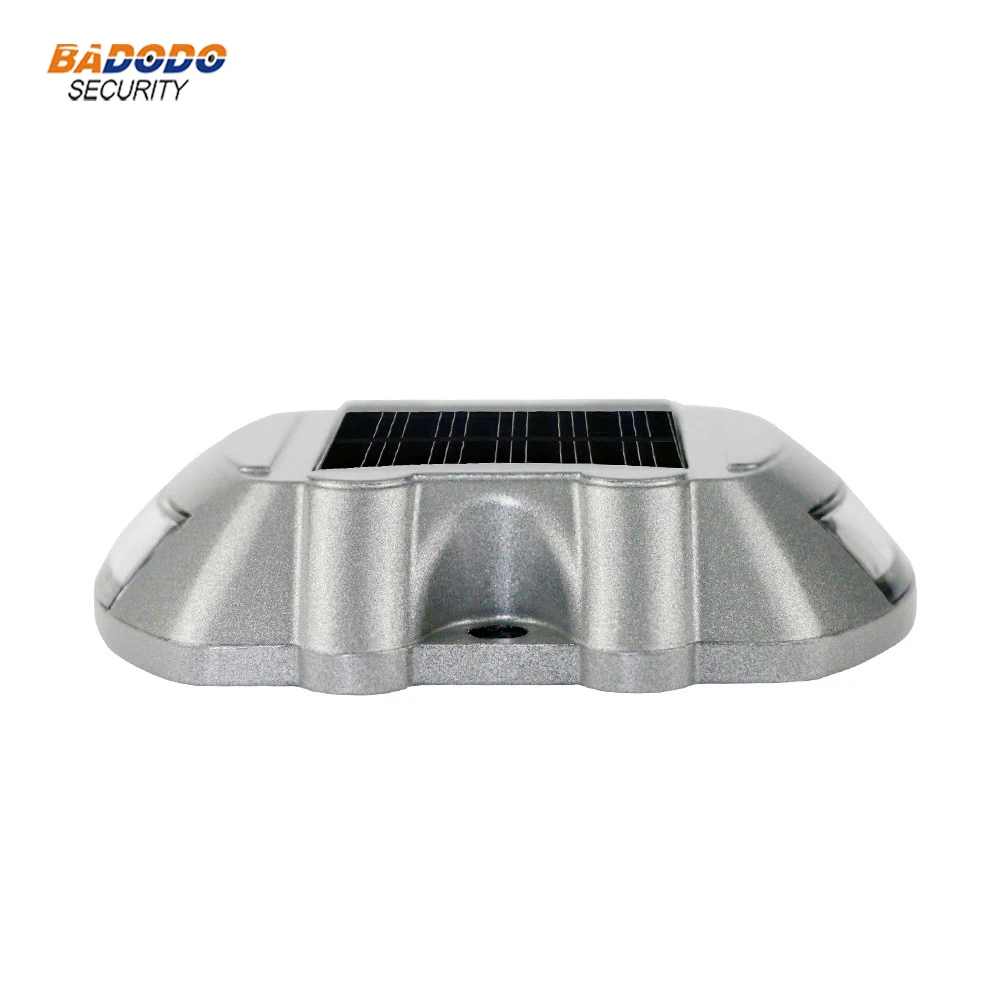 IP68 Водонепроницаемый светодиодный светильник с питанием от солнечной батареи