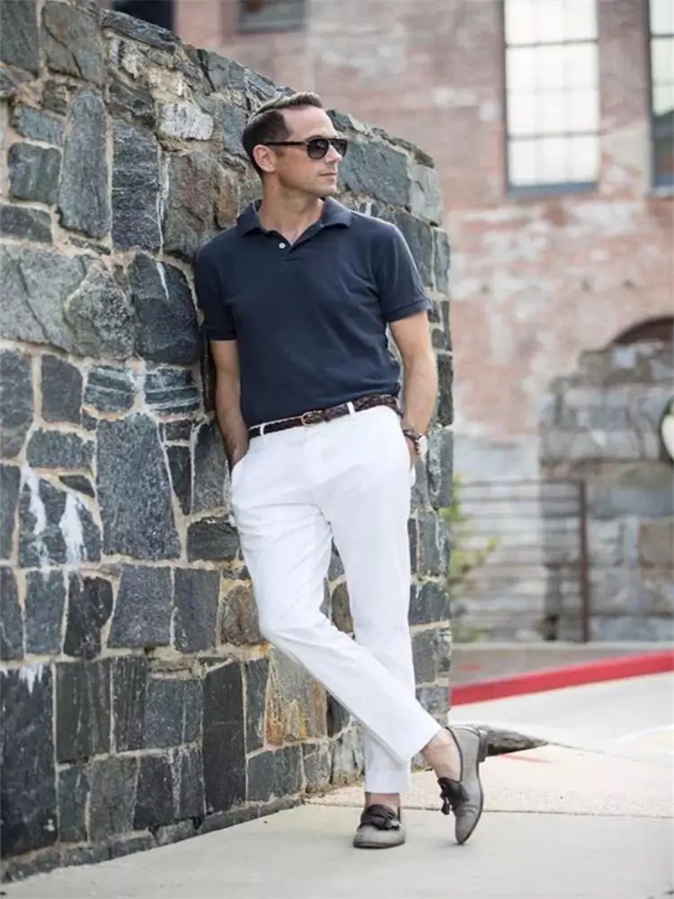 Светлые брюки с белой рубашкой мужские