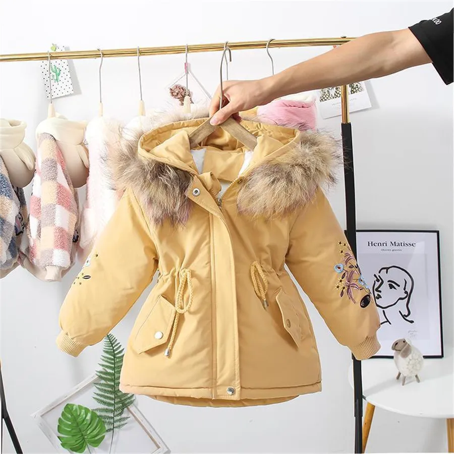 Пуховик для девочек зимний теплый с меховым воротником и капюшоном 2022 | Мать