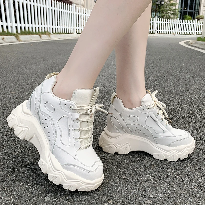 

Кроссовки женские на толстой платформе, Вулканизированная подошва, на шнуровке, повседневная обувь, увеличивающая рост, весенний сезон