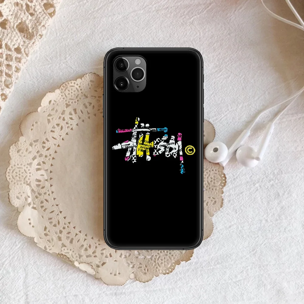 

American trendy brand Phone Case Cover Hull For iphone 5 5s se 2020 6 6s 7 8 12 mini plus X XS XR 11 PRO MAX black Cover Trend