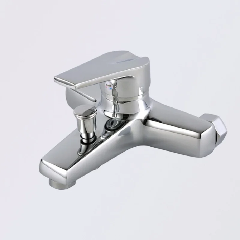 Смеситель для ванной с тройным смесителем медный утолщенный тройной кран