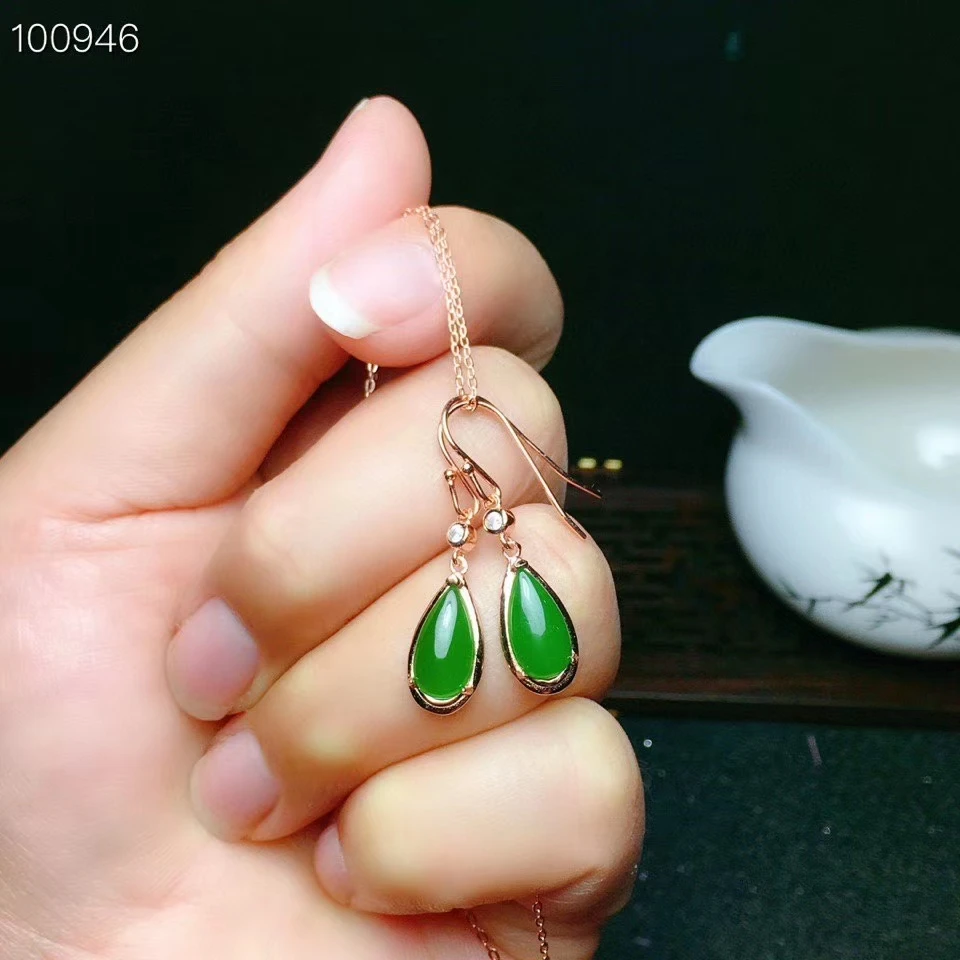 Серьги-капли из серебра ювелирные изделия CoLife пробы с нефритом 6 х12 мм | Украшения