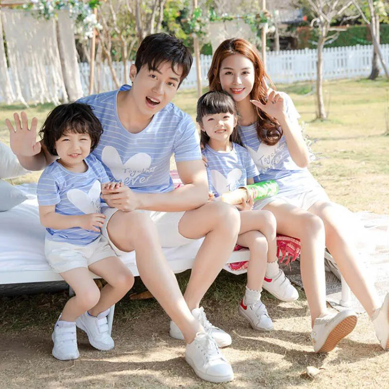 Одинаковая семейная одежда для мамы дочки отца сына хлопковая футболка короткие