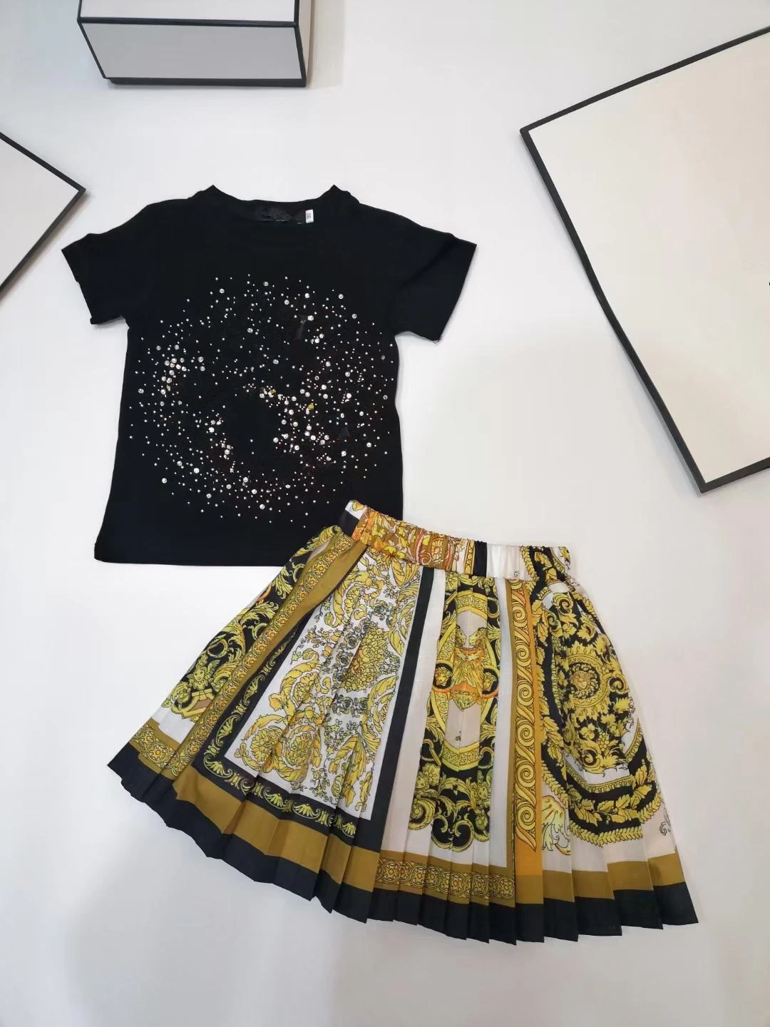 

European and American children and girls' summer new simple fashion print casual casual suit top skirt two pieces