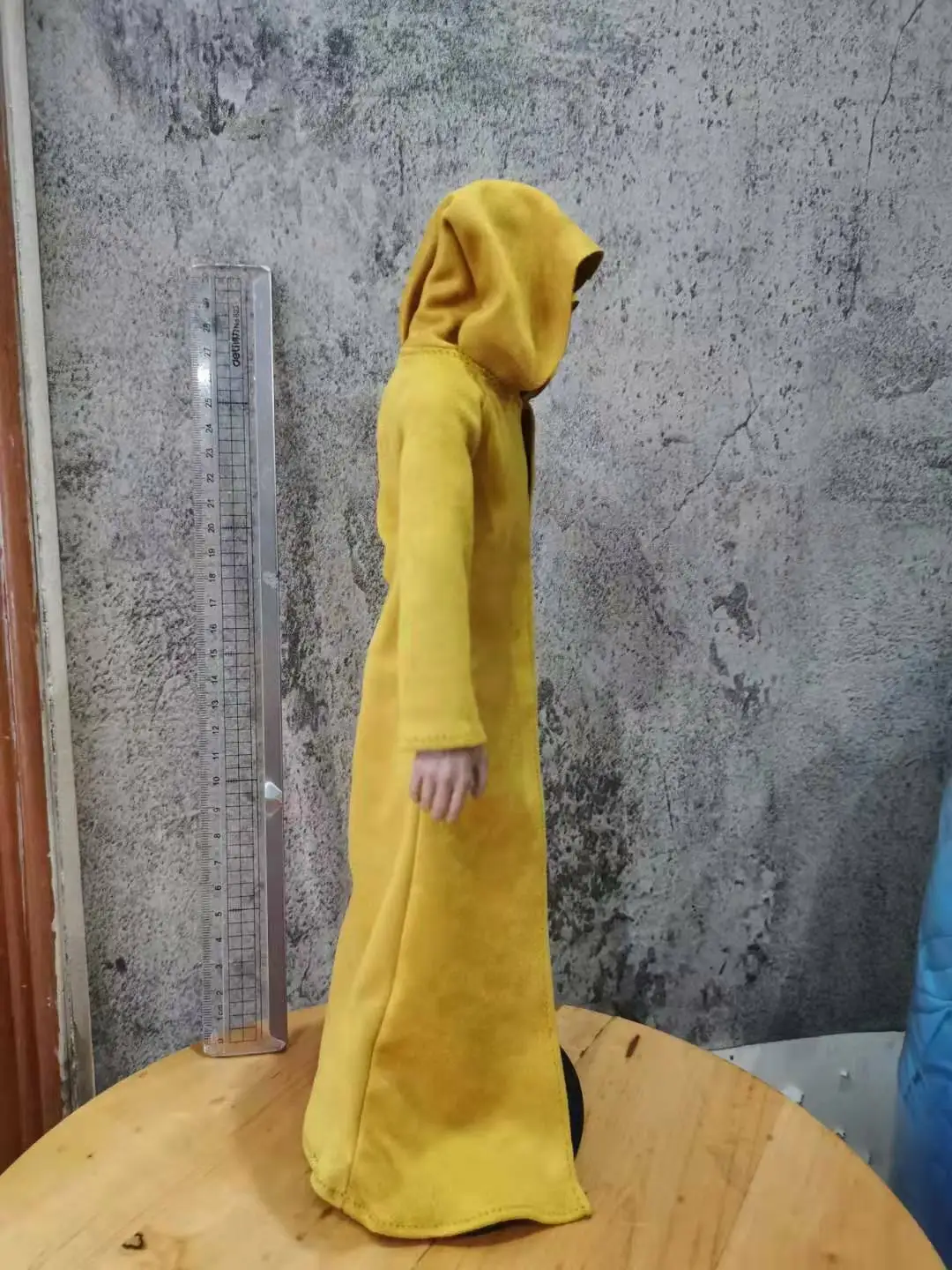 

1:6th Yellow Long Wizard's Robe Coat Model with Hat For 12" Male Figure