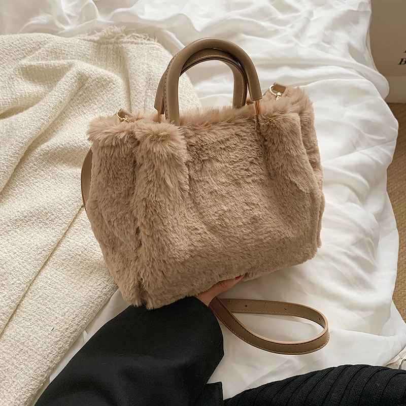 

VeryMe 2021 New Winter Large Capacity Tote Women Office Ladies Big Work Bag Female Soft Plush Shoulder Wallets Warm Fur Handbags