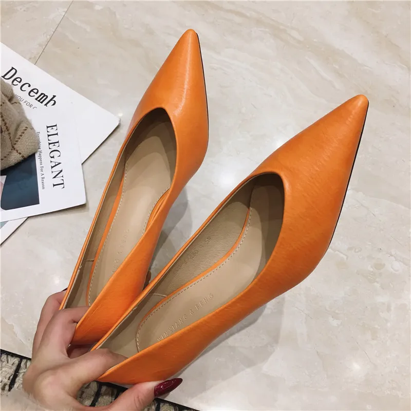 Туфли-лодочки женские на тонком высоком каблуке заостренный носок без застежки