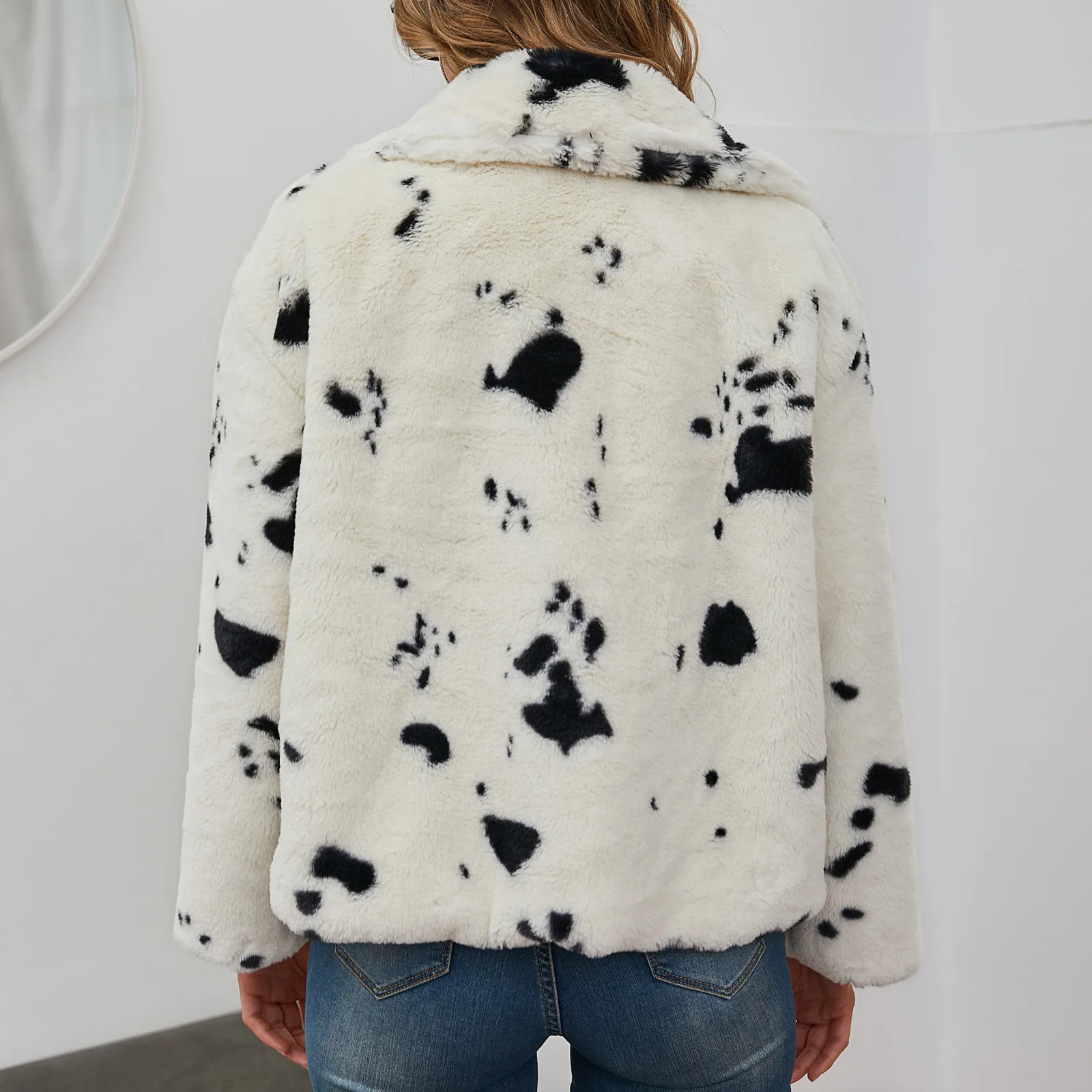 2021 Winter Warmer Plush Jacket Coat Faux Fur Coat High Quality   Outwear  Womens Long Sleeve Loose Leopard  Print Waistcoat