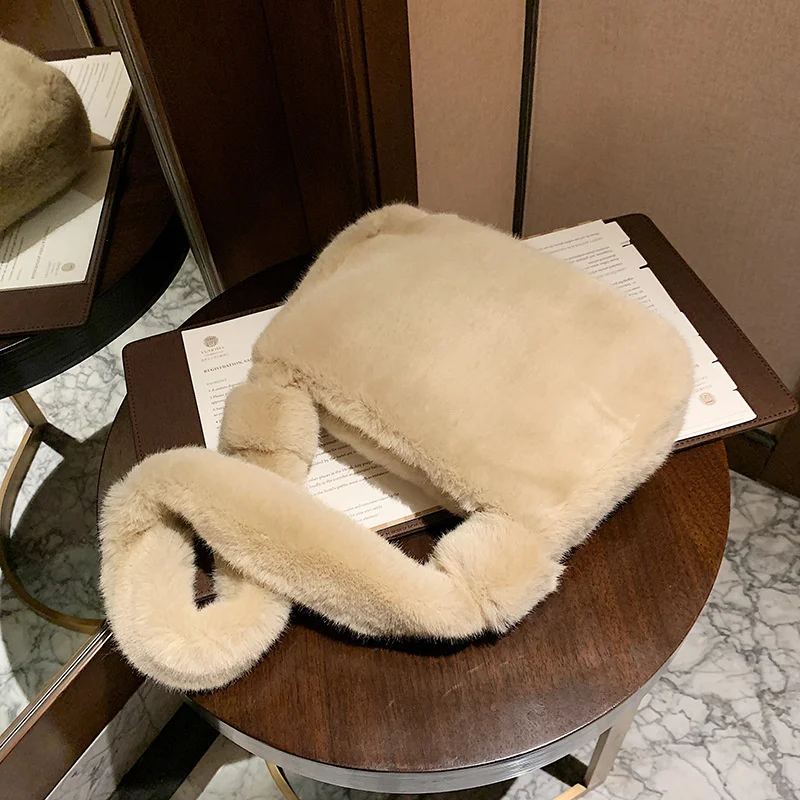 Пушистый наплечный карман для женщин зимний 2021 из искусственной кожи однотонный