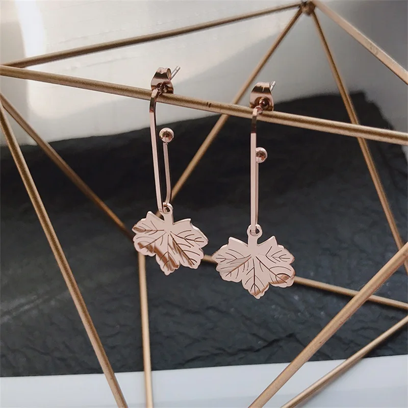 2019 New Titanium Steel Maple Tassel Long Women's Earrings Simple Plant Plating Gold Geometric Stainless Girls | Украшения и