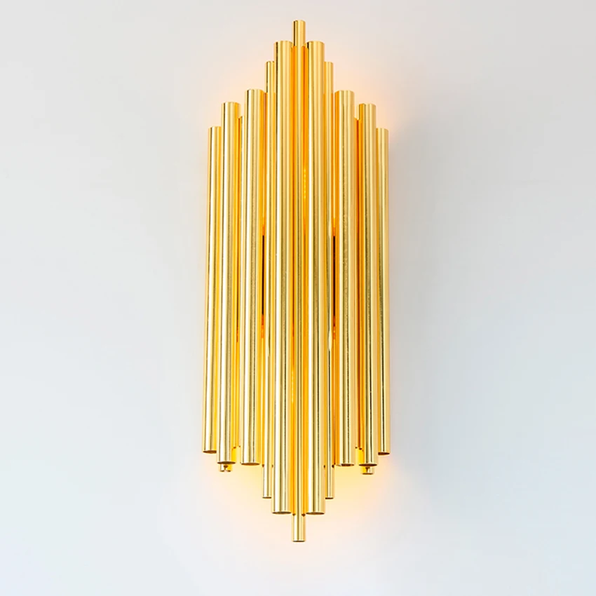 

Роскошный золотистый настенный светильник в стиле постмодерн, креативное бра на стену с металлической трубой для гостиной, столовой, спаль...