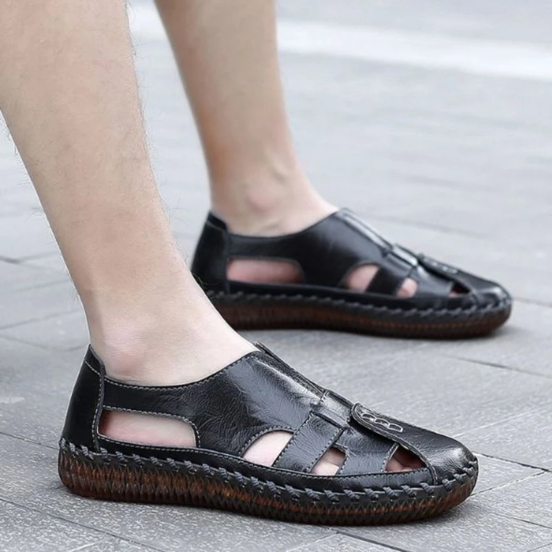 

2021 Summer New Men's Baotou PU Leather Flat Bottom Retro Hole Anti Slip Hot Men's Sandals Stitched Side Elastic Band 3KC283