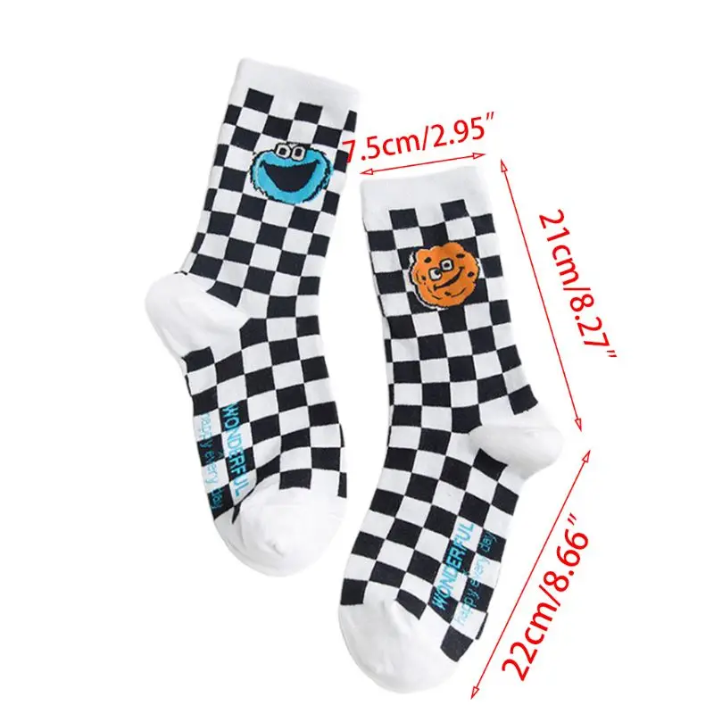 

Women Checkerboard Contrast Color Crew Socks Cartoon Figures Skateboard Hosiery X5XD