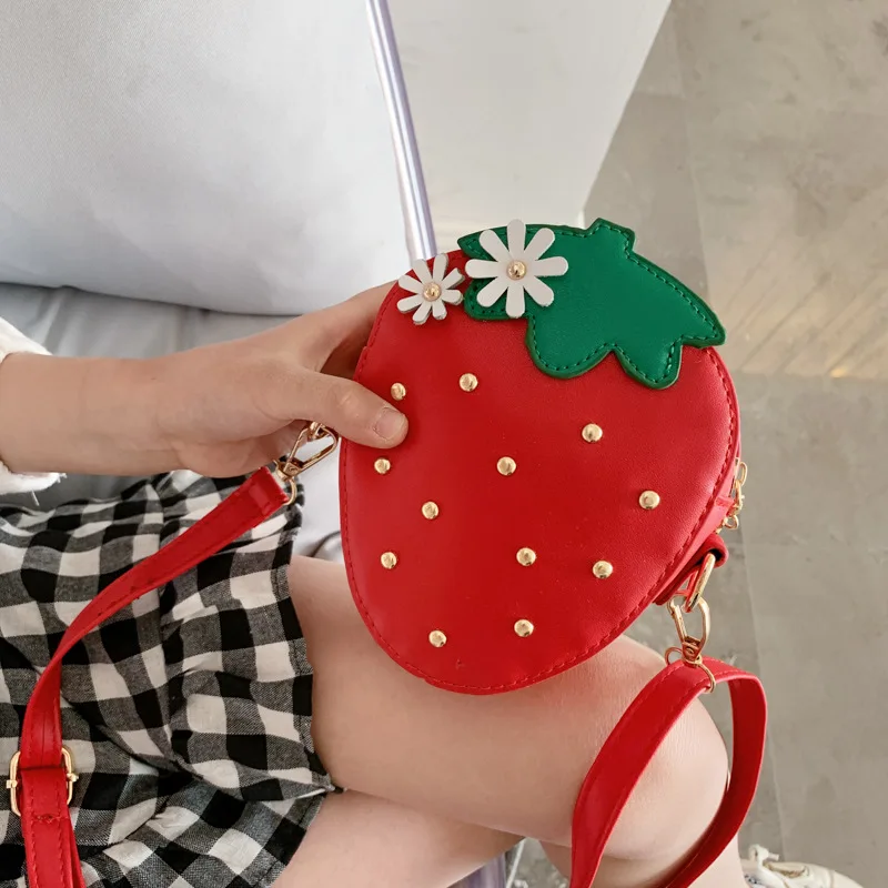 Lovely Children's Strawberry Crossbody Bags Cute Baby Accessories Mini Shoulder Bag Fashion PU Leather Girls Rivet Coin Purse