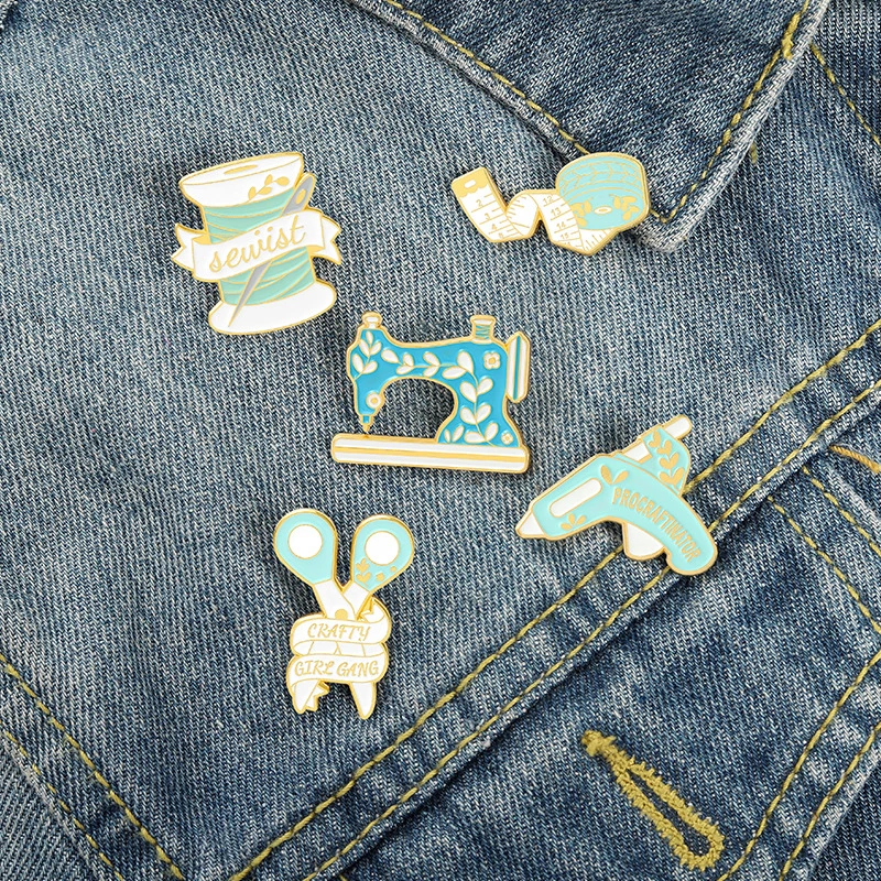 

2021 New Women's Cartoon Sewing Machine Style Enamel Pin Women's Creative Scissors Embroidery Brooch Lapel Pin Jewelry Badge
