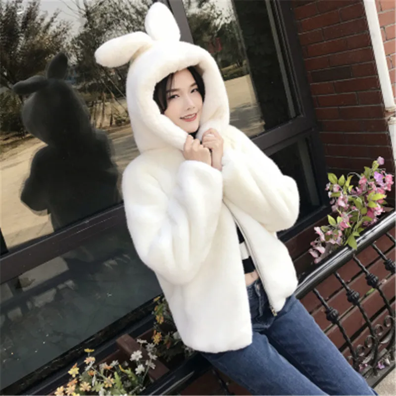 Милое Женское пальто из искусственного меха с заячьими ушками капюшоном