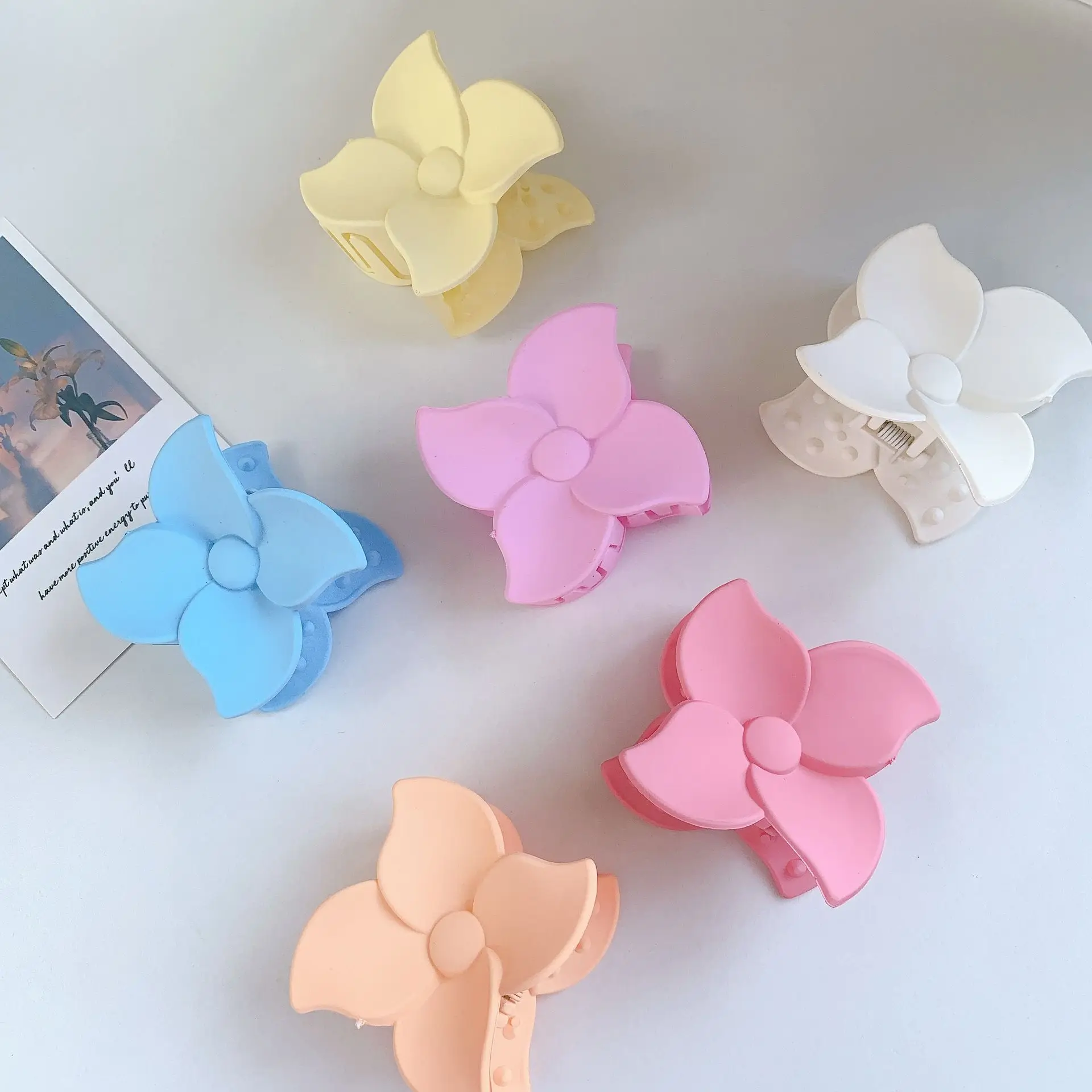 

Маленькая резиновая акриловая заколка для волос с цветами, заколка для волос для девочек, заколка для волос с акулой, заколка для волос, женс...