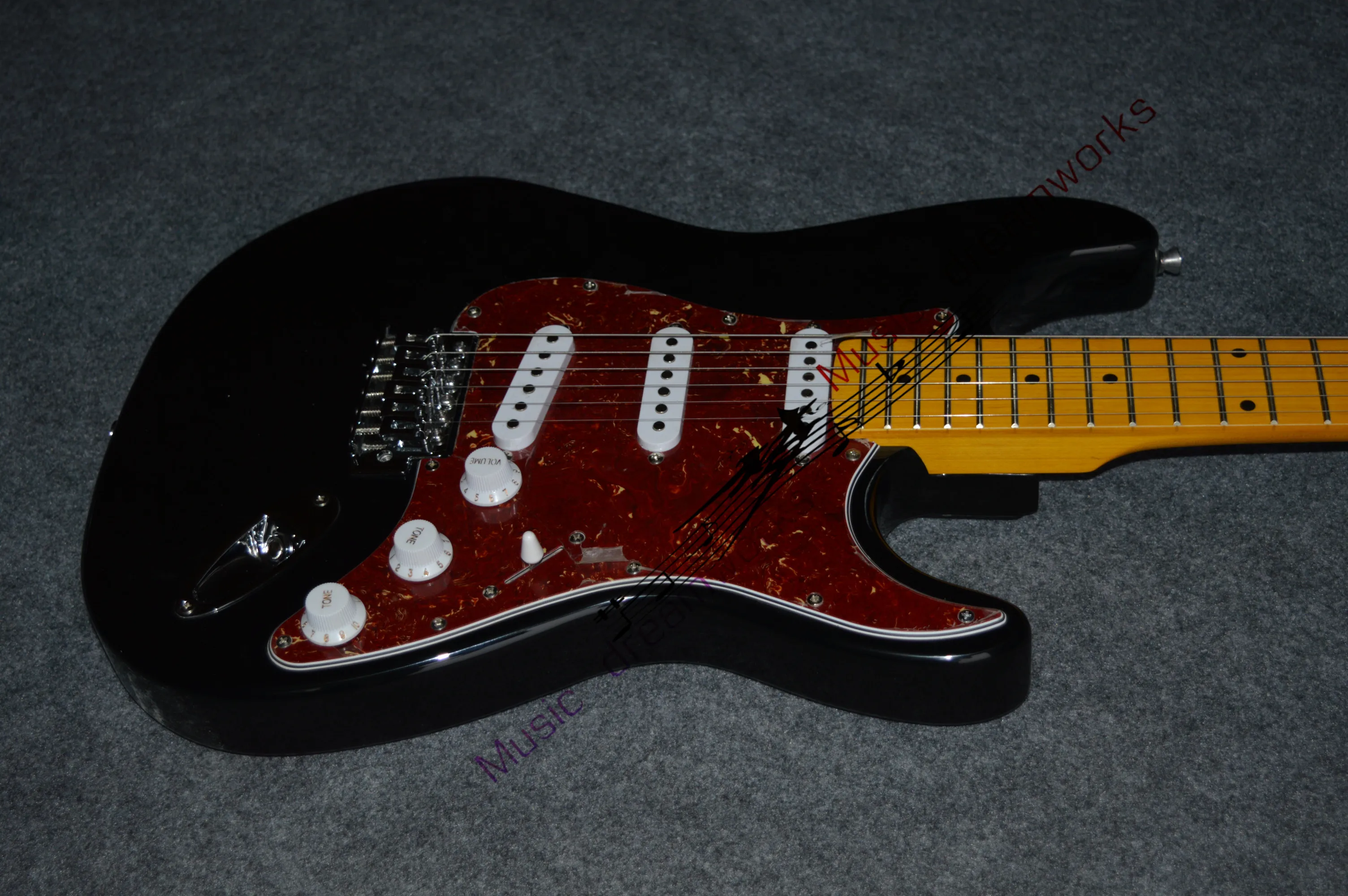 Гитара китайская электрогитара S T1 высокого качества деревянный корпус черный