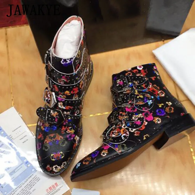 red printed Ботильоны из натуральной кожи с заклепками; женские Ботинки martin с круглым носком и пряжкой на ремешке; женские модные мотоциклетные ботинки; Botas Mujer - Цвет: red printed