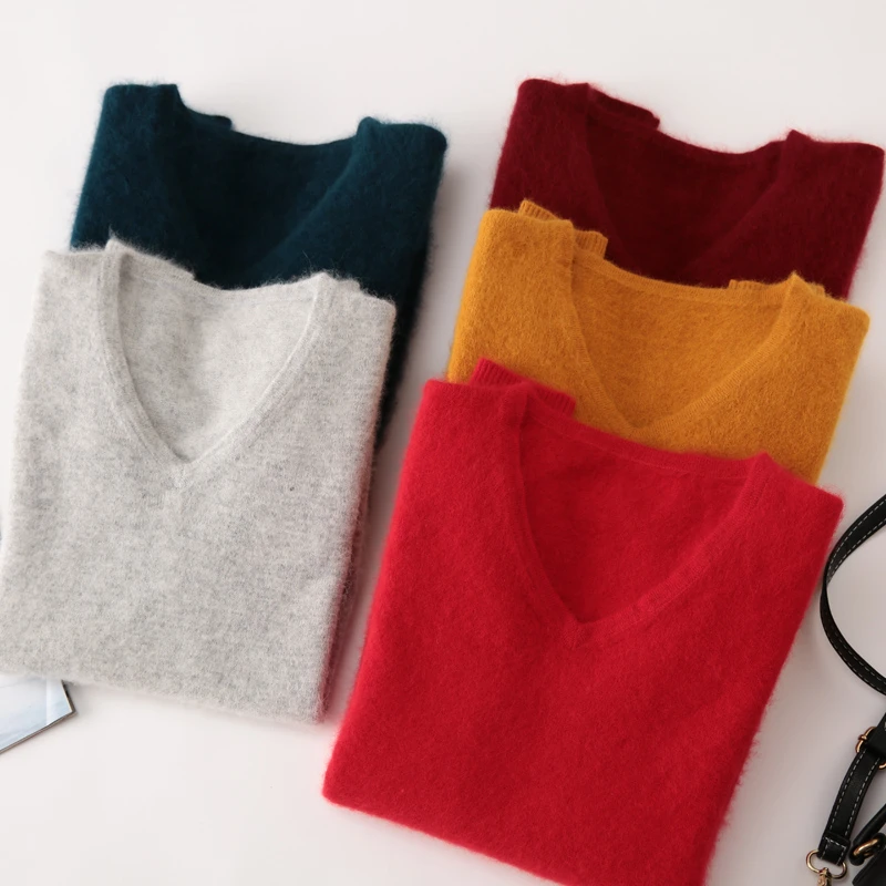 

2019 autumn and winter fashion velvet sweater female v-neck pullover slim knit sweater short ATTYYWS long-sleeved sweater