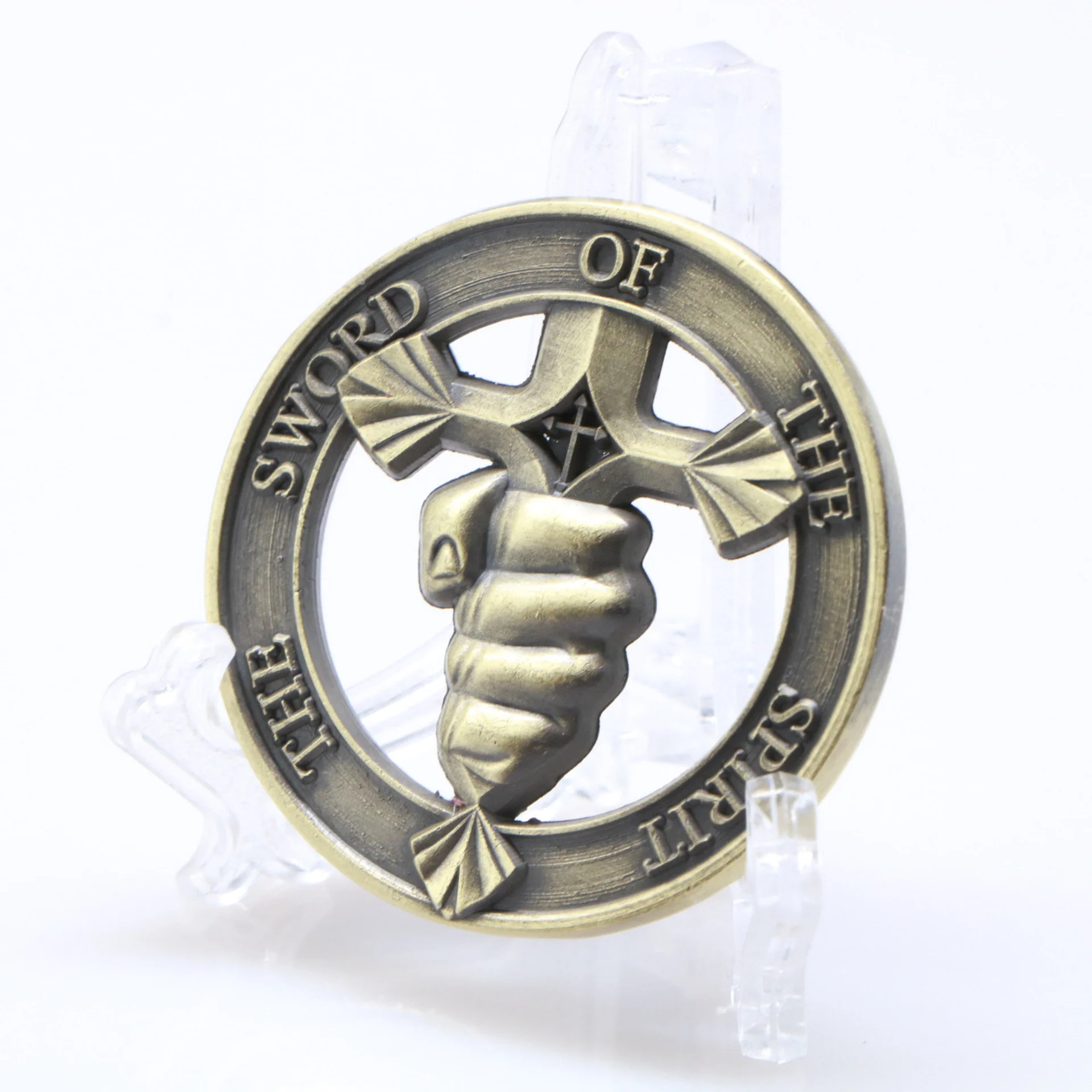 Религиозная медаль в память о Христе, святых и Библии, изготовленная из бронзы в виде полого кулака. Слова "Ancient Bronze Collection Lucky Medal on" не являются названием товара, а скорее описание его характеристик.