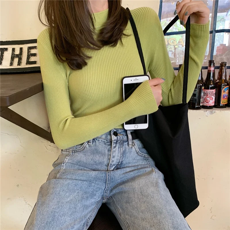 

Свитер с воротником-хомутом на осень и зиму