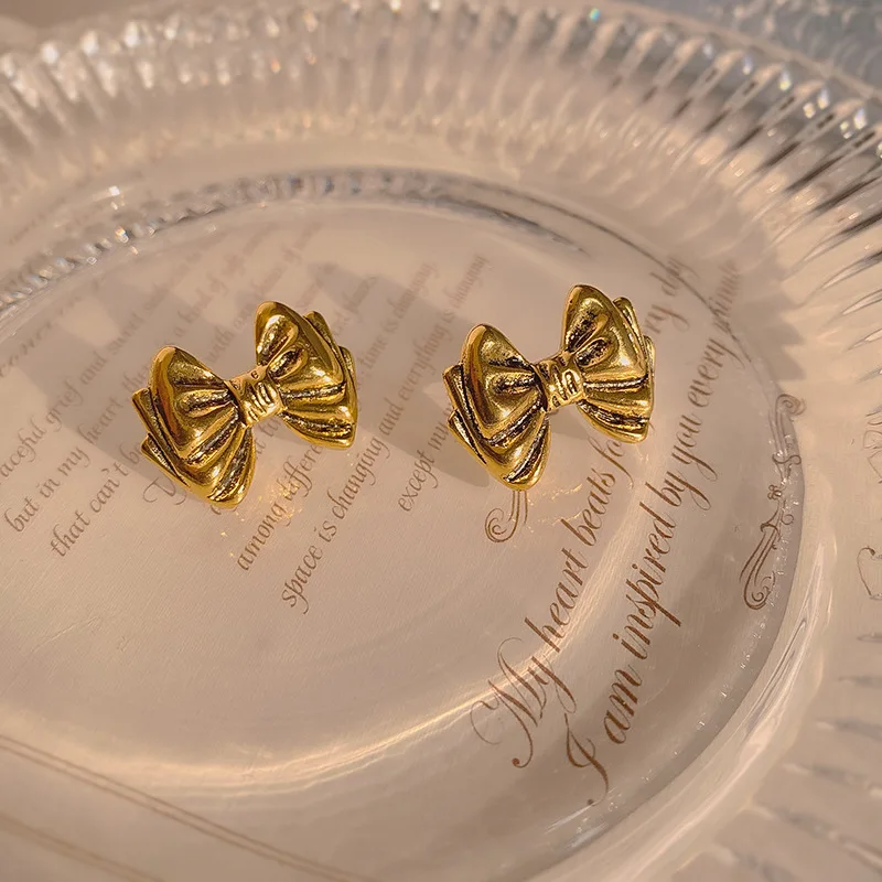 

Vintage Gold Bowknot Stud Earrings 2021 New Fashion Retro Baroque Style elegant Design Ear Jewelry Wholesale Gift for Women