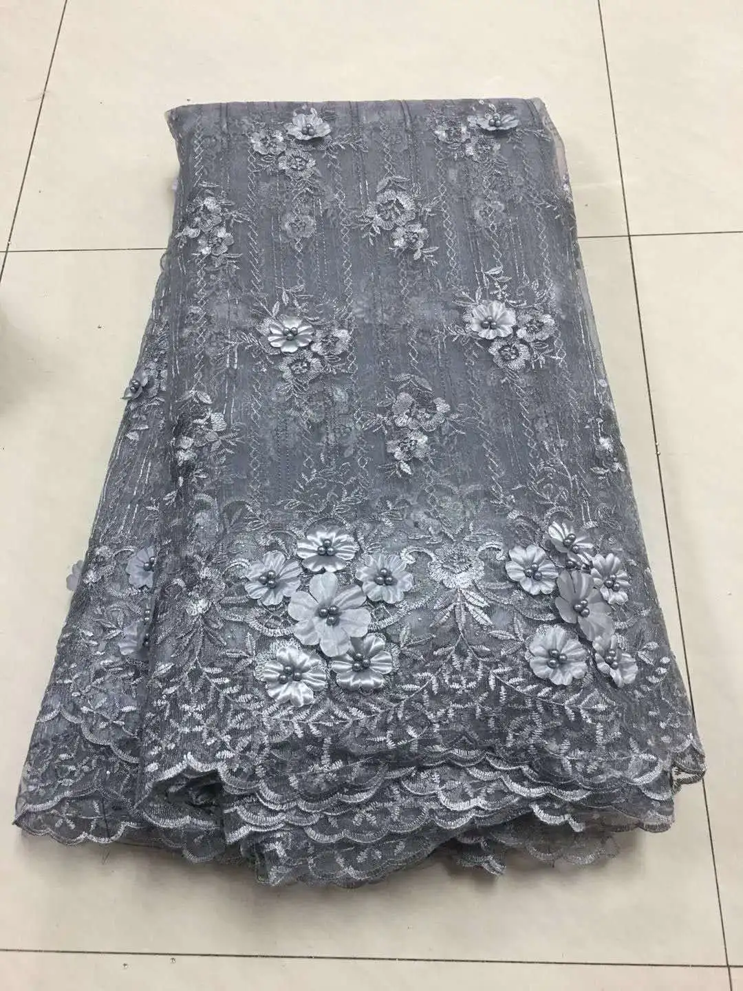 Серая вышитая фатиновая кружевная ткань французская Кружевная аппликация для