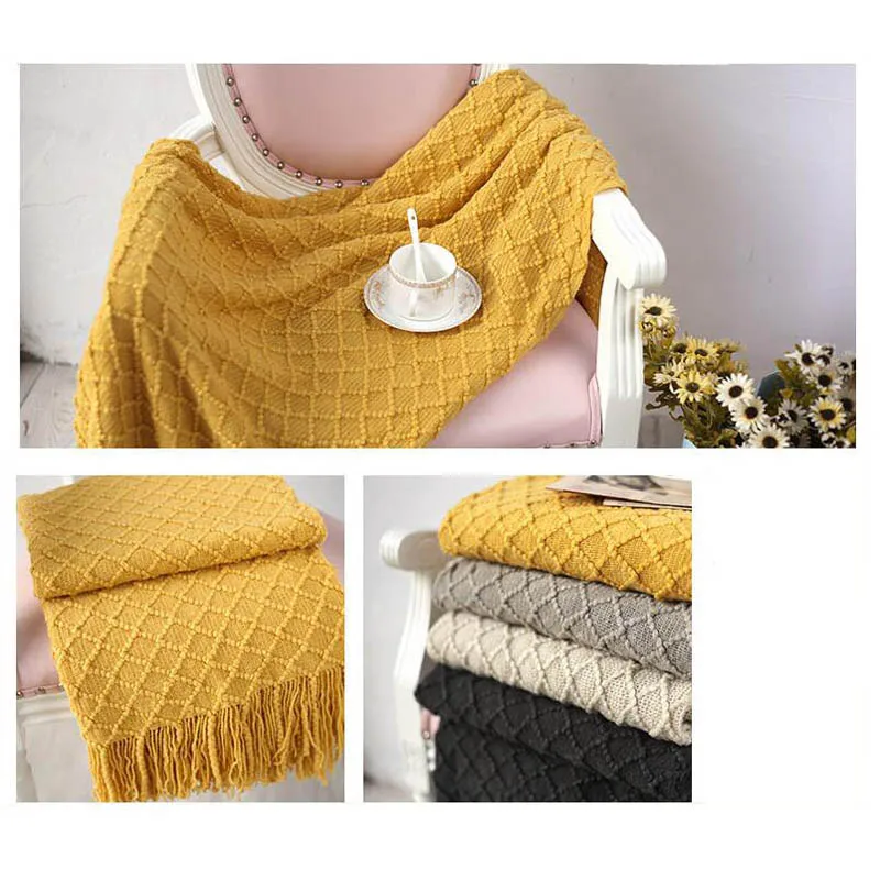 Однотонное трикотажное бежевое серое покрывало с кисточками для дивана