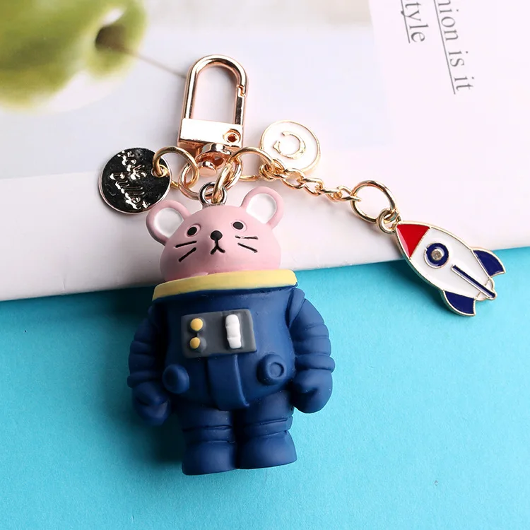 

Astronaut Keychain Personality Space Robot Boy Couple Key Chain Gift Waist Decoration Creative Trinket Keyring Accessories Woman