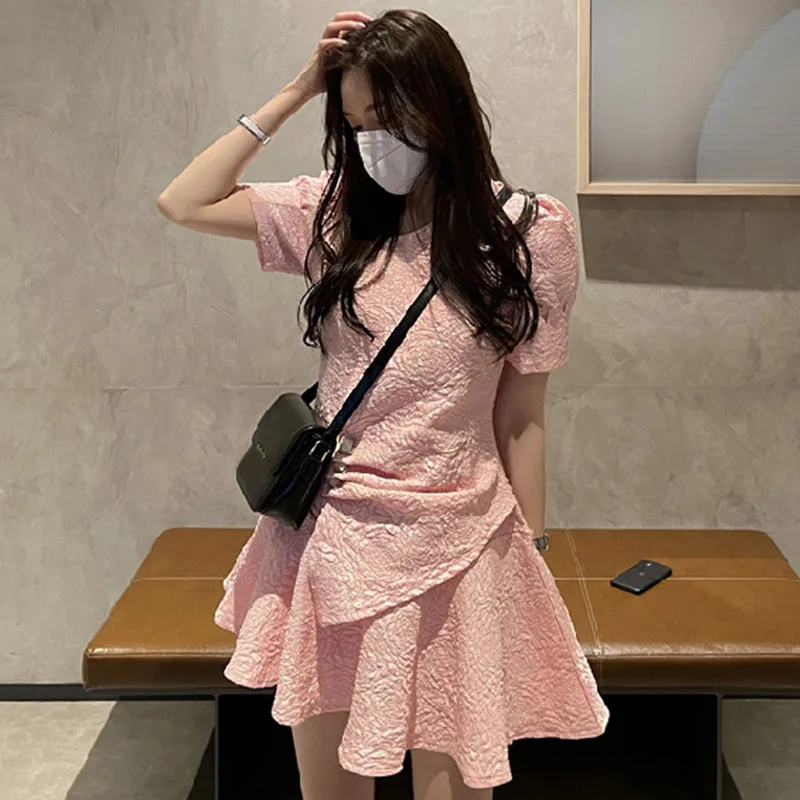 

Korejpaa Women Dress 2021 Summer French Sweet Temperament Round Neck Jacquard Side Three Button Puff Sleeve Irregular Vestidos