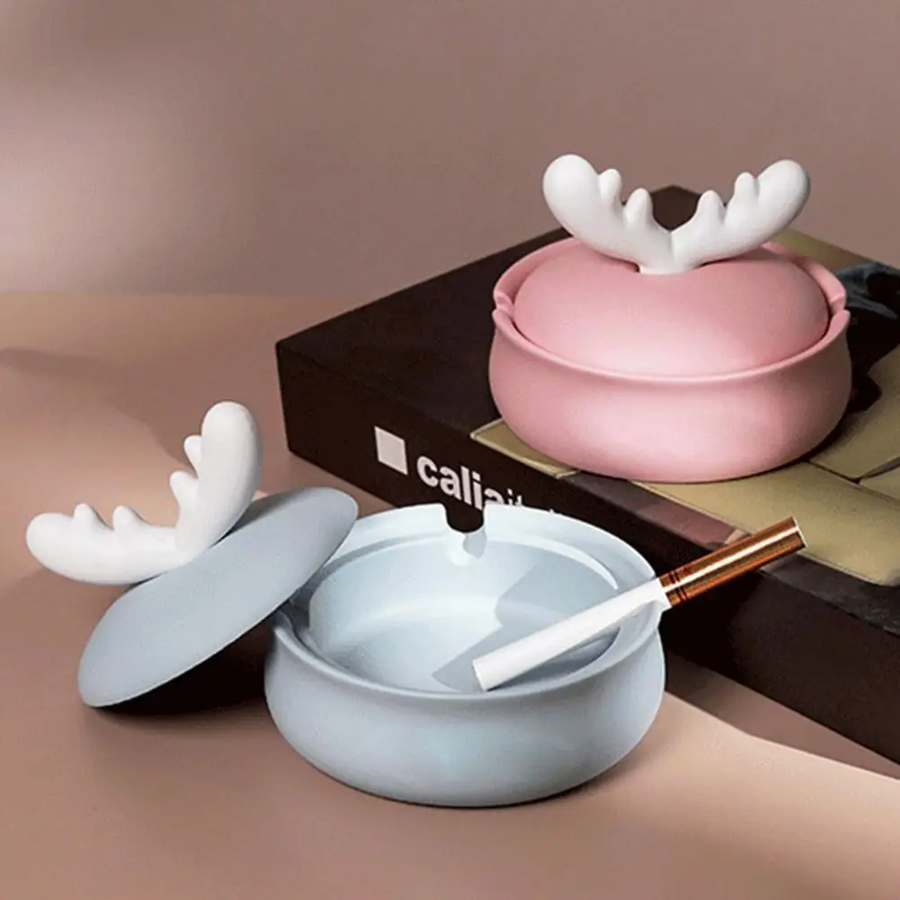 

Antler Design Round Resin Ashtray Holder Ash Storage Box with Lid