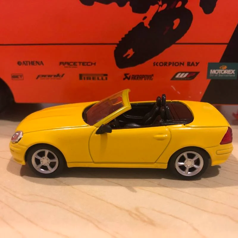 Presentes de Natal para Crianças Diecast Veículos Mercedes Benz Liga Modelo Carro Ornamentos Coleção 1 – 43