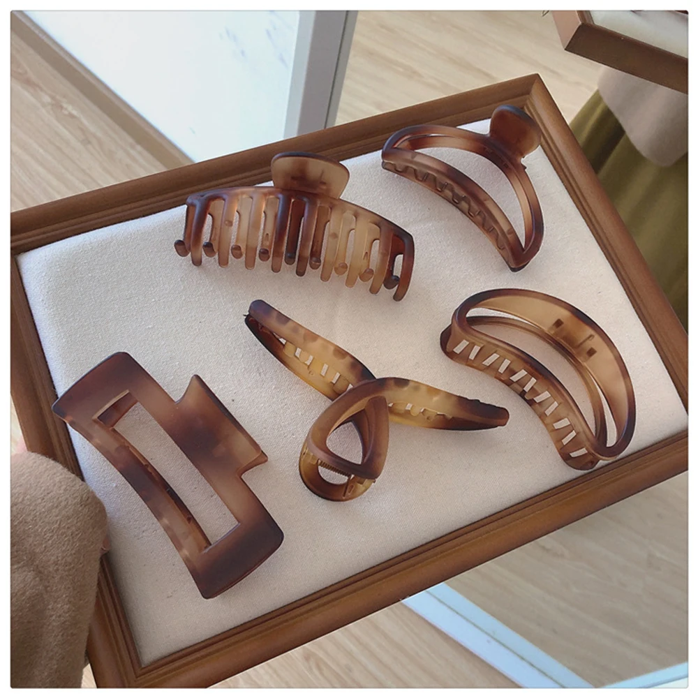 

Korean Acrylic Large Hair Claws Elegant Hairpins Ponytail Geometry Crab Hair Clips Headwear for Women Girl Fashion Hair Jaws