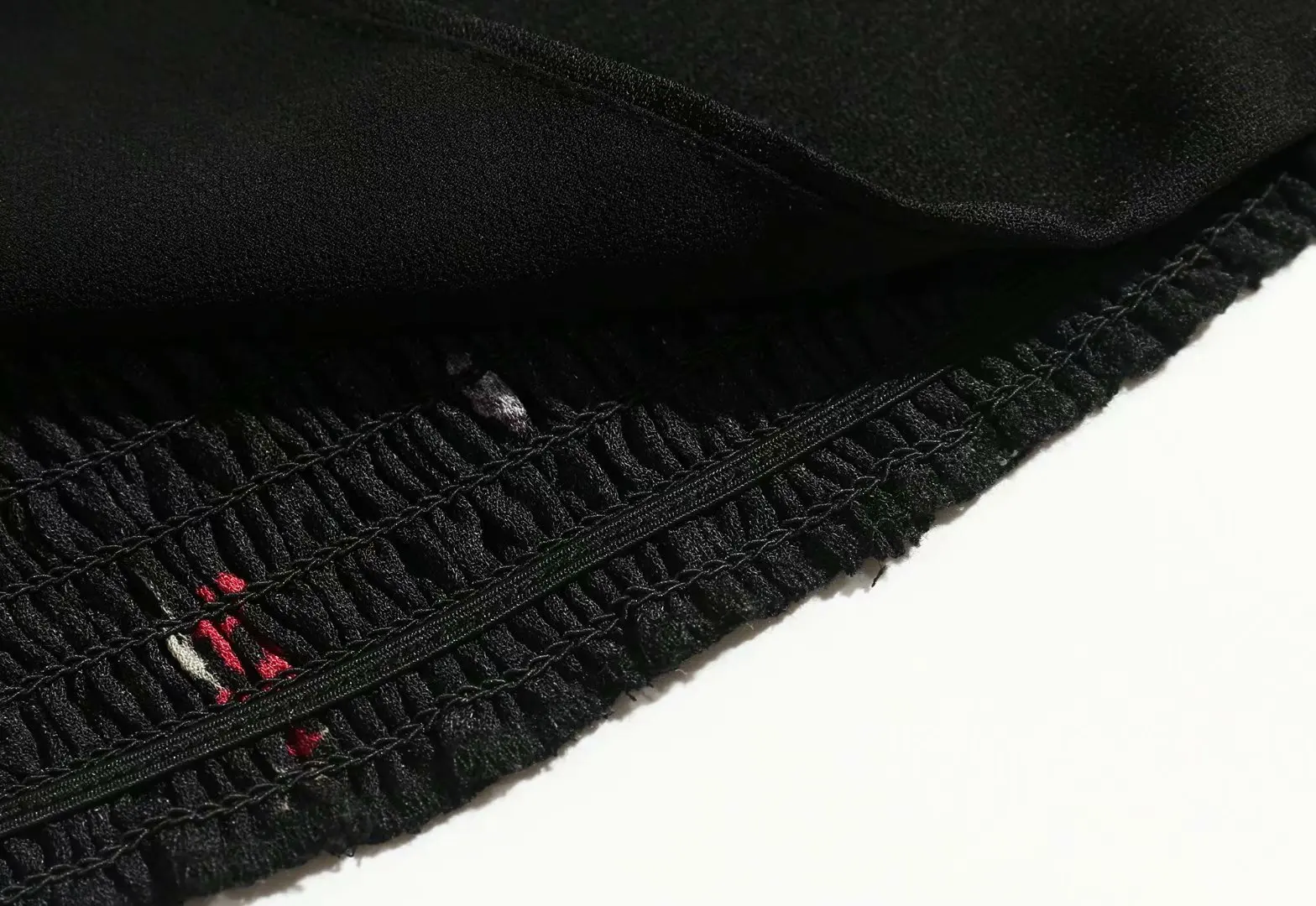 

2021 new summer sling type retro Hong Kong-flavored black one-line collar printing base slimming small vest women