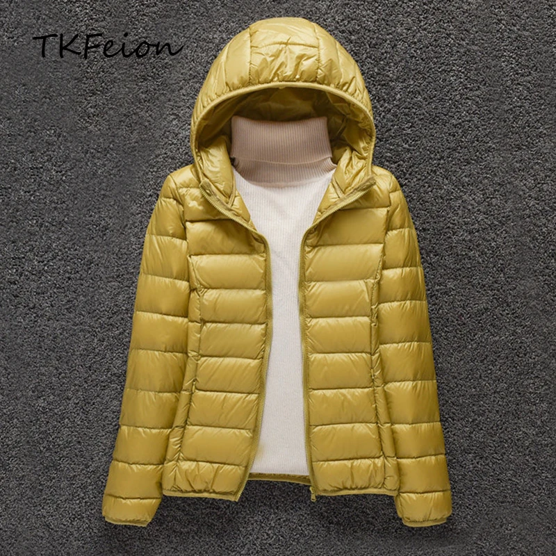 Женская куртка с капюшоном и наполнителем на утином пуху ульсветильник Кая