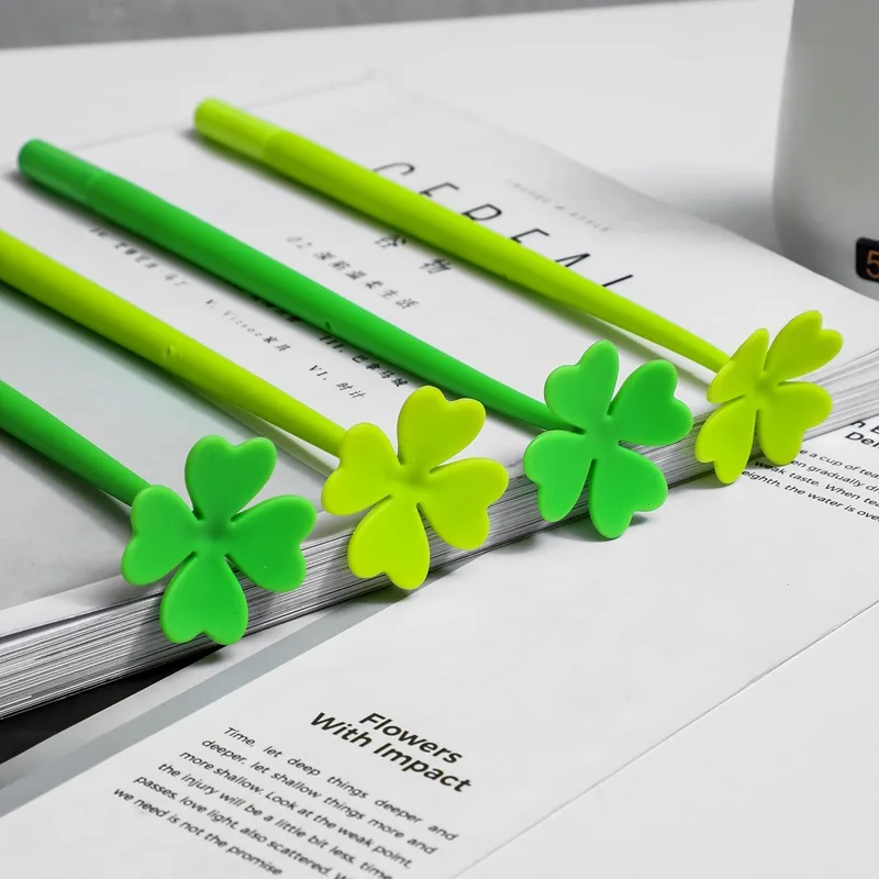 

1pc Four-Leaf Clover Shape Gel Pen Students Stationery Black Ink 0.5mm Gel Pen Wirting Pen