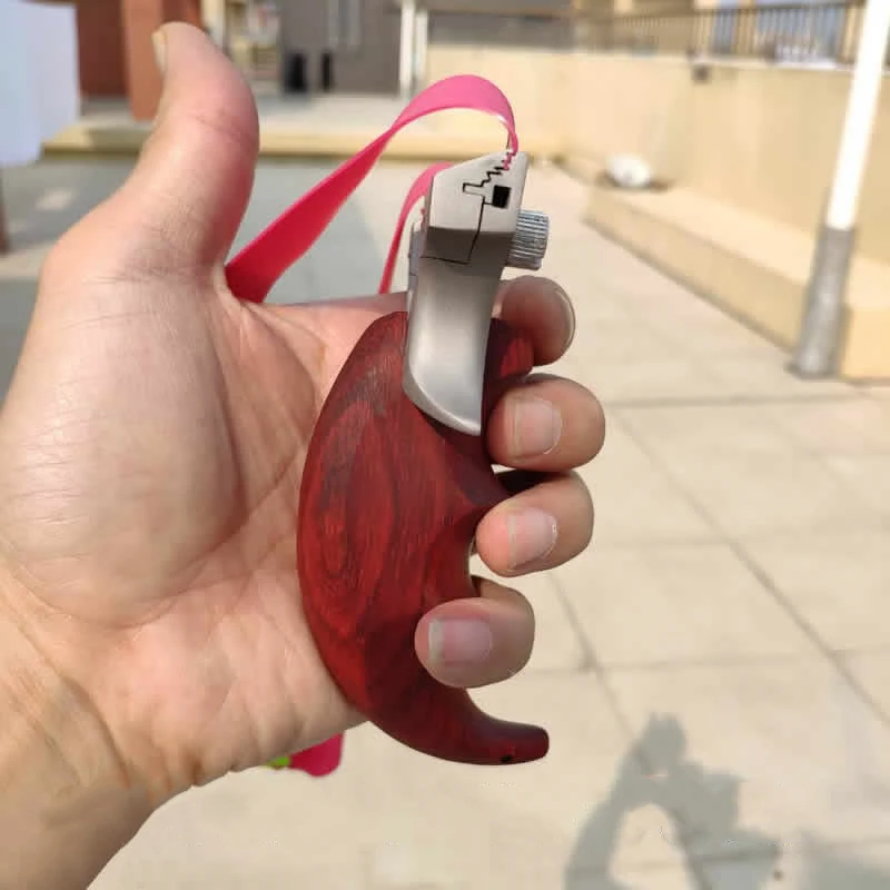 

Quality Catapult Outdoor Hunting Power Slingshot with Titanium Sight Flat Rubber Bands Slingshot Wood Handles Stainless Steel