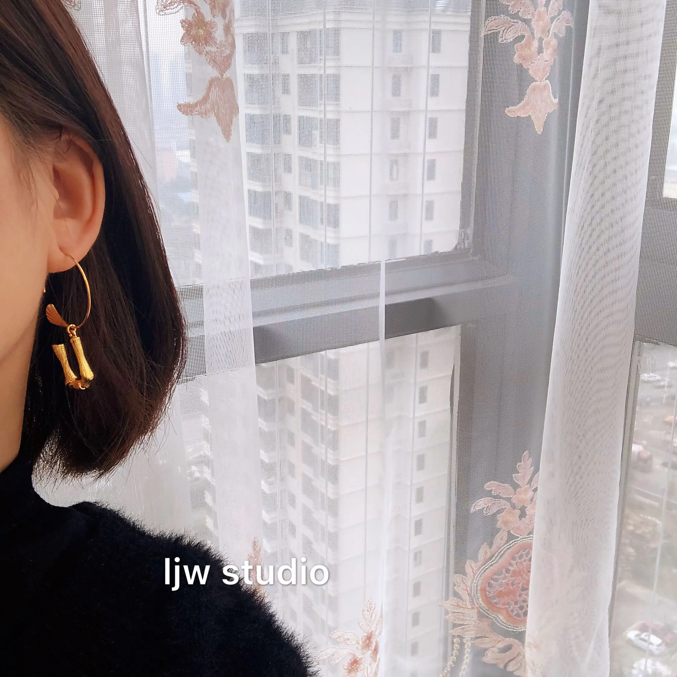 

2018 New Celi Style 26 Letter Pendant Ear Hoops Earrings European and American Popular Minimalist INS Net Red